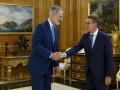 El Rey Felipe VI recibe al líder del PP, Alberto Núñez Feijóo en la última de sus siete entrevistas con dirigentes políticos