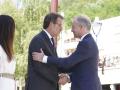 El presidente del PP, Alberto Núñez Feijóo (i) y el Lehendakari Iñigo Urkullu (d), se saludan a su llegada al homenaje a Miguel Ángel Blanco, a 10 de julio de 2022, en Ermua, Vizcaya, Euskadi (España). El Ayuntamiento de ERMUA ha sido el encargado de organizar un acto por el 25 aniversario del asesinato de Miguel Ángel Blanco. La cita es presidida por los Reyes y cuenta con una amplia representación institucional y de partidos políticos, con la presencia estimada de alrededor de 400 invitados. Miguel Ángel Blanco fue un concejal del PP, que fue asesinado el 13 de julio de 1997 por el grupo terrorista ETA.
10 JULIO 2022;ETA;MIGUEL ANGEL;BLANCO;ERMUA;25 ANIVERSARIO;ASESINATO
H.Bilbao / Europa Press
(Foto de ARCHIVO)
10/7/2022