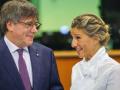 Carles Puigdemont y Yolanda Díaz, durante su reunión en el Parlamento Europeo
