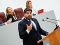 El candidato del Partido Popular para presidir Murcia, Fernando López Miras, interviene durante el segundo debate de Investidura en la Asamblea Regional, a 6 de septiembre de 2023, en Cartagena, Región de Murcia (España). Este es el decimoctavo debate de investidura de la región y segundo de la undécima legislatura, tras no obtener el candidato popular, Fernando López Miras, los votos necesarios para ser elegido presidente de la Comunidad Autónoma en el primer debate, celebrado los pasados 6, 7 y 10 de julio. El candidato del PP para presidir la Comunidad Autónoma no consiguió la mayoría absoluta para ser investido al obtener solo 21 votos a favor y 24 en contra. Los votos en contra de VOX, PSOE y del Grupo Mixto, tumbaron su investidura como presidente.
06 SEPTIEMBRE 2023;INVESTIDURA;MIRAS;PP;PARTIDO POPULAR;COMUNIDAD AUTÓNOMA DE MURCIA;REGIÓN DE MURCIA;PLENO INVESTIDURA;DEBATE INVESTIDURA
Edu Botella / Europa Press
06/9/2023