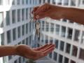 Entrega de llaves de una vivienda