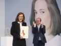 Carla Simón ha recibido este sábado el Premio Nacional de Cinematografía de manos de Miquel Iceta