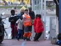 El domingo llegaron 9 menores en un cayuco al puerto de Los Cristianos, en Tenerife