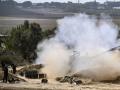 Unidad de artillería israelí dispara hacia la Franja de Gaza en el sur de Israel