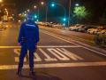Un policía nacional vigila una calle en una imagen de archivo