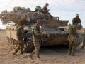 Soldados israelíes se despliegan cerca de la frontera con Gaza