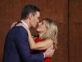 La líder de Sumar y ministra de Trabajo en funciones, Yolanda Díaz (d), y el presidente del Gobierno en funciones y líder del PSOE, Pedro Sánchez