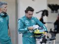 Fernando Alonso, cabizbajo, tras una nueva desilusión en la carrera en México