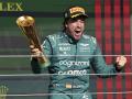 Fernando Alonso celebra con éxtasis su regreso al podio