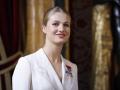 La princesa Leonor sonríe tras el saludo a los invitados al almuerzo celebrado posteriormente al acto en el que se le impuso el Collar de la Orden de Carlos III
