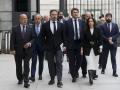 Santiago Abascal y Pepa Millán junto a otros diputados