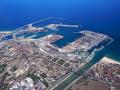 Imagen panorámica del Puerto de Valencia y de la zona ZAL, donde pretende invertir la naviera MSC