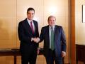 Pedro Sánchez y Andoni Ortuzar, en la firma del acuerdo de investidura