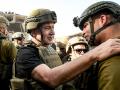 El primer ministro israelí, Benjamin Netanyahu, se reúne con soldados en Gaza