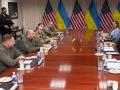 Lloyd Austin, Secretario de Defensa de EEUU, junto al ministro de Defensa ucraniano, Rustem Umerov