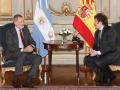 El Rey Felipe VI y el presidente electo de Argentina, Javier Milei, han mantenido un encuentro en la Cancillería argentina