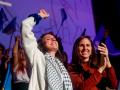 Irene Motero e Ione Belarra durante un acto de Podemos, en el Palacio de la Prensa, a 16 de diciembre de 2023, en Madrid (España). Podemos ha organizado un acto hoy para reivindicarse tras decidir romper con Sumar en el Congreso y pasar al Grupo Mixto. Los cinco diputados de Podemos decidieron abandonar Sumar y pasarse al Mixto, y su coportavoz ha culpado a Sumar de dicha fractura al sostener que habían roto el acuerdo político para seguir coaligados.
Ricardo Rubio / Europa Press
16/12/2023