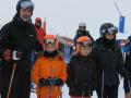 Los Reyes junto a sus hijas, hace años, durante una escapada para practicar esquí