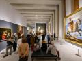 Visitantes en la Galería de las Colecciones Reales