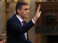 El presidente del Gobierno, Pedro Sánchez, interviene durante un pleno en el Congreso de los Diputados, a 20 de diciembre de 2023, en Madrid (España). Durante la sesión de control, el presidente del Gobierno, responde a preguntas del líder del PP, y de la portavoz de Vox, sobre la moción de censura en Pamplona, y también una cuestión sobre la subida de las hipotecas que le formulará el portavoz de ERC. Esta es la segunda sesión de control al Gobierno en el Congreso de esta legislatura, pero la primera a la que acudirá el presidente del Gobierno, quien hoy se enfrenta con un cara a cara al líder del PP. Durante la mañana de hoy, Feijóo, ha aceptado mantener una reunión el próximo viernes, 22 de diciembre con el presidente del Gobierno,, al que ha enviado una carta con un orden del día con los temas que propone para abordar, entre ellos la ley de amnistía, medidas para garantizar la independencia judicial o la moción de censura en Pamplona que dará la Alcaldía a EH Bildu.
20 DICIEMBRE 2023;CONGRESO;GOBIERNO;SANCHEZ;FEIJOO;PLENO
Eduardo Parra / Europa Press
20/12/2023