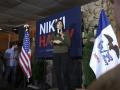 Nikki Haley aspirante a la nominación republicana a la Casa Blanca en un acto en Iowa