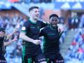 Toril y Adilson celebran un gol ante el Recreativo de Huelva