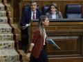 Míriam Nogueras (Junts) pasa frente a Pedro Sánchez y Teresa Ribera