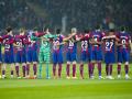 Los jugadores del Barcelona en el último partido en Montjuic ante el Villarreal