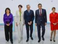 Los candidatos a la presidencia de la Xunta, (i-d) por Podemos Isabel Faraldo, por el BNG Ana Pontón, por el PP Alfonso Rueda, por el PSdeG José Ramón Gómez Besteiro y por Sumar Marta Lois, antes del inicio del debate electoral organizado por la Compañía de Radio Televisión de Galicia (CRTVG)