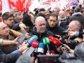Los secretarios generales de CCOO, Unai Sordo (c), y UGT, Pepe Álvarez (i), hacen declaraciones antes de participar por el centro de Valladolid en una protesta contra las políticas del gobierno autonómico de PP y Vox bajo el lema 'Respeto por Castilla y León', con la que denuncian un retroceso en la Comunidad en el segundo aniversario del pacto de gobierno, y a la que se han sumado más de 120 organizaciones y colectivos sociales, políticos y culturales