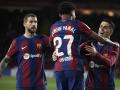 Iñigo Martínez, Lamine Yamal y Joao Cancelo en la celebración de un gol del Barça