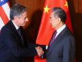 El jefe de la diplomacia de EE.UU. Antony Blinken y el de China Wang Yi
