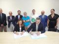 La alcaldesa de Castellón, Begoña Carrasco, y el portavoz de Vox, Antonio Ortolás, firman su acuerdo de Gobierno