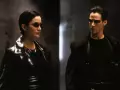 Carrie-Anne Moss y Keanu Reeves, en la película The Matrix
