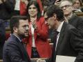 El presidente de la Generalitat, Pere Aragonès da la mano a Salvador Illa, del PSC