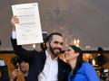 Nayib Bukele acompañado de su mujer, Gabriela Rodriguez