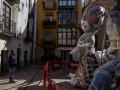 Un ninot plastificado en una calle de Valencia