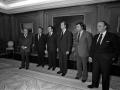 El Rey Don Juan Carlos reunió a los principales dirigentes políticos tras el golpe del 23-F de 1981: Santiago Carrillo (PCE), Agustín Rodríguez Sahagún (UCD), Adolfo Suárez (UCD); Felipe González (PSOE); y Manuel Fraga Iribarne (AP).
Europa Press / Europa Press
(Foto de ARCHIVO)
24/2/1981