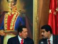 Hugo Chávez con su entonces ministro de Exteriores y hoy presidente Nicolás Maduro