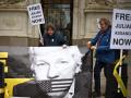 Simpatizantes de Julian Assange protestan en Londres exigiendo su liberación