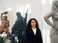 La artista Sandra Gamarra en la exposición Pinacoteca migrante de la Bienal de Venecia