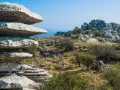 Las curiosas formaciones rocosas del Torcal de Antequera son un gran atractivo de esta ruta
