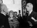El oceanógrafo Jacques Yves Cousteau (izq.) con el presidente Charles De Gaulle (dcha.) y la princesa Grace de Mónaco en Mónaco, 24 de octubre de 1960