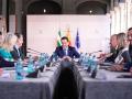 El presidente de la Junta de Andalucía, Juanma Moreno, reunido con los alcaldes del Campo de Gibraltar