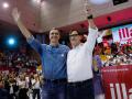 El presidente del Gobierno, Pedro Sánchez, y el candidato del PSC, Salvador Illa, ayer en Barcelona.