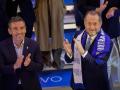 El presidente del Deportivo, Álvaro García Diéguez, y el dueño de Abanca, Juan Carlos Escotet, en el recibimiento al Deportivo tras el ascenso