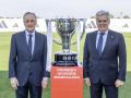 Pedro Rocha con Florentino Pérez en la ceremonia de entrega de la Liga