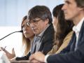 El expresidente de la Generalitat, Carles Puigdemont, en la reunión con los parlamentarios de Junts en Perpiñán, ayer