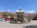 Puesto de seguridad a la entrada de la carretera que conduce a las ruinas de una estatua de Buda de 1,500 años de antigüedad en Bamiyán, Afganistán