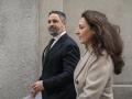 El líder de Vox, Santiago Abascal, y la responsable jurídica de la formación, Marta Castro, a su llegada al Tribunal Supremo